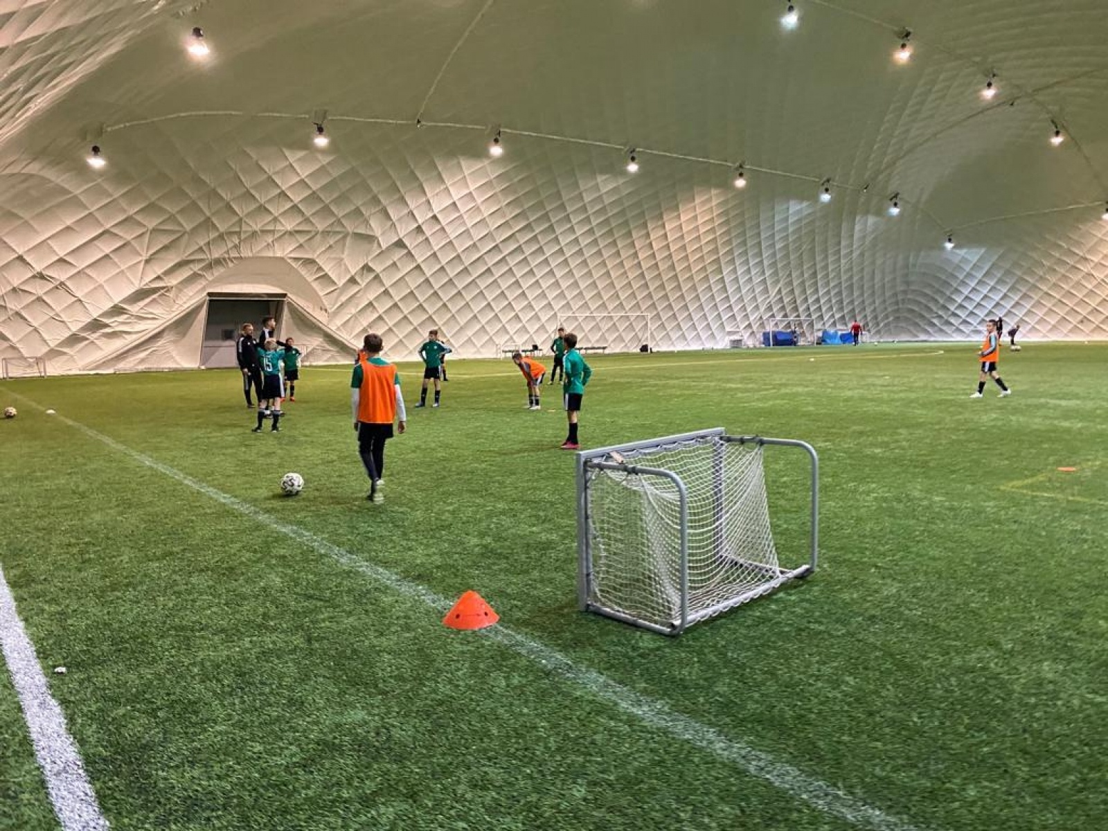 Zdjęcie w galerii na portalu naszraciborz.pl: Z Markowic na piłkarskie salony. Trener młodzieży na stażu w Legii Warszawa wiadomości z regionu