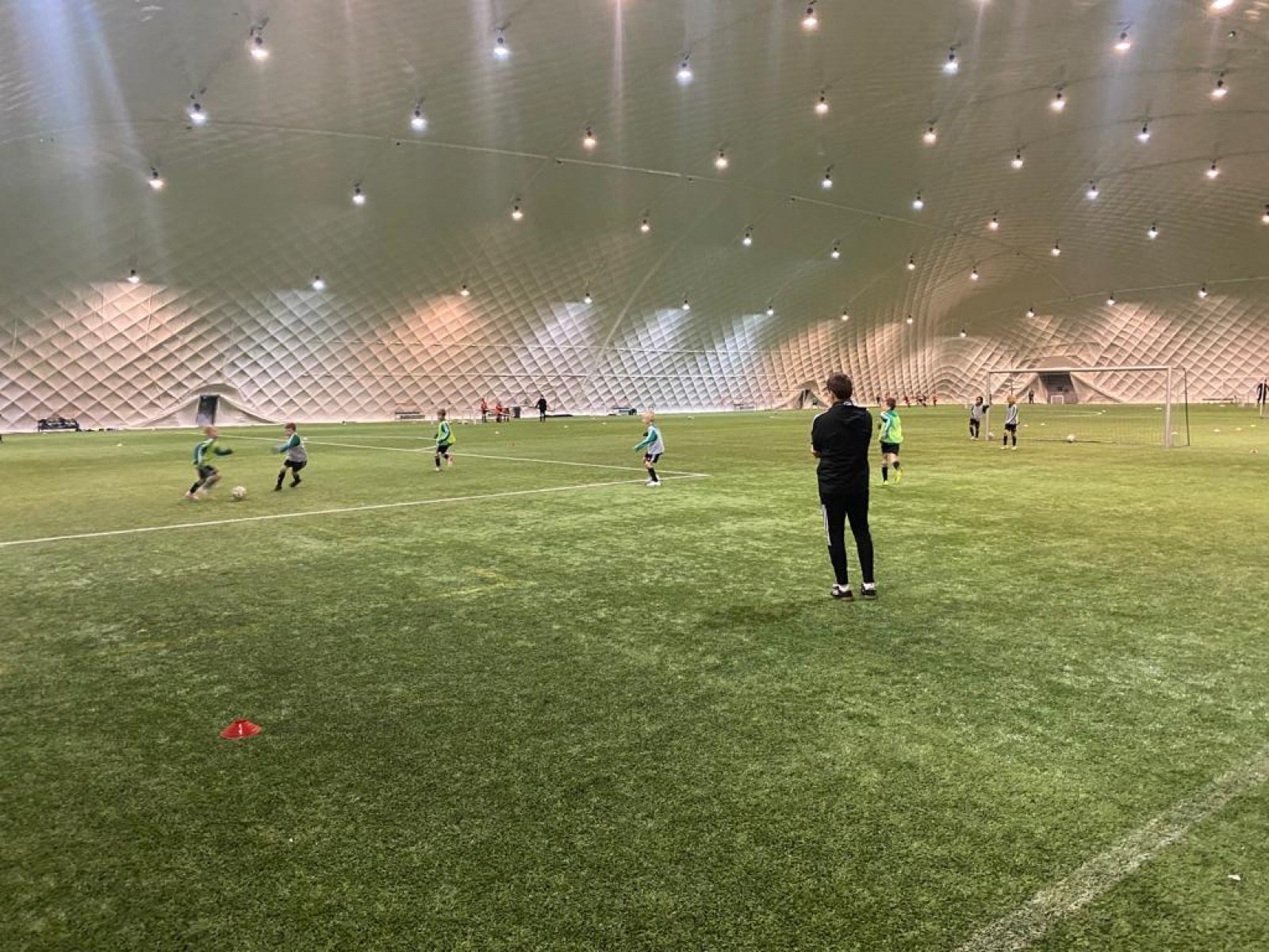 Zdjęcie w galerii na portalu naszraciborz.pl: Z Markowic na piłkarskie salony. Trener młodzieży na stażu w Legii Warszawa wiadomości z regionu