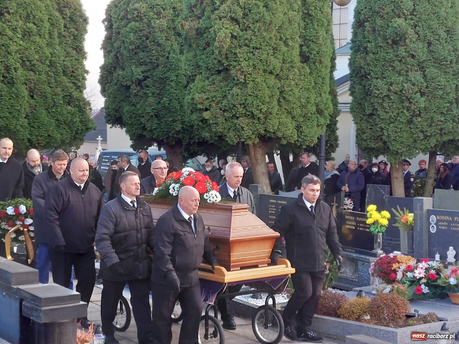 Zdjęcie w galerii na portalu naszraciborz.pl: W czeskiej Haci pożegnano Pawła Kotlarza, przyjaciela ziemi raciborskiej wiadomości z regionu