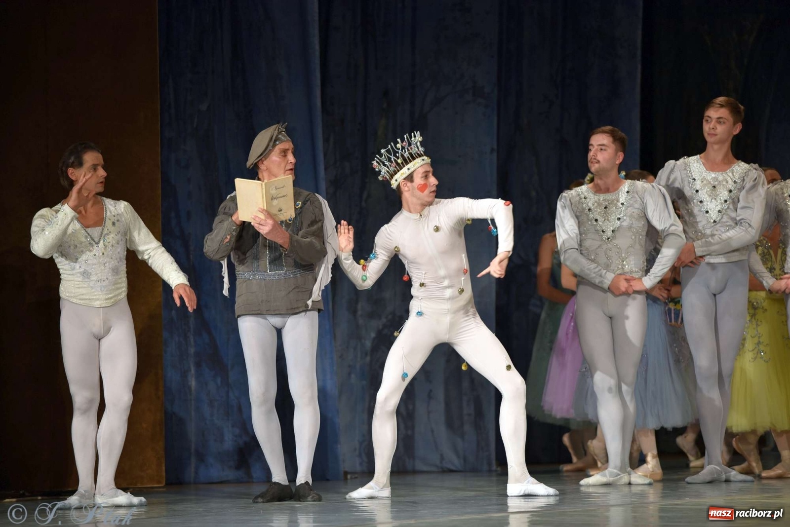 Zdjęcie w galerii na portalu naszraciborz.pl: Jezioro łabędzie. Arcydzieło Czajkowskiego na deskach RCK wiadomości z regionu