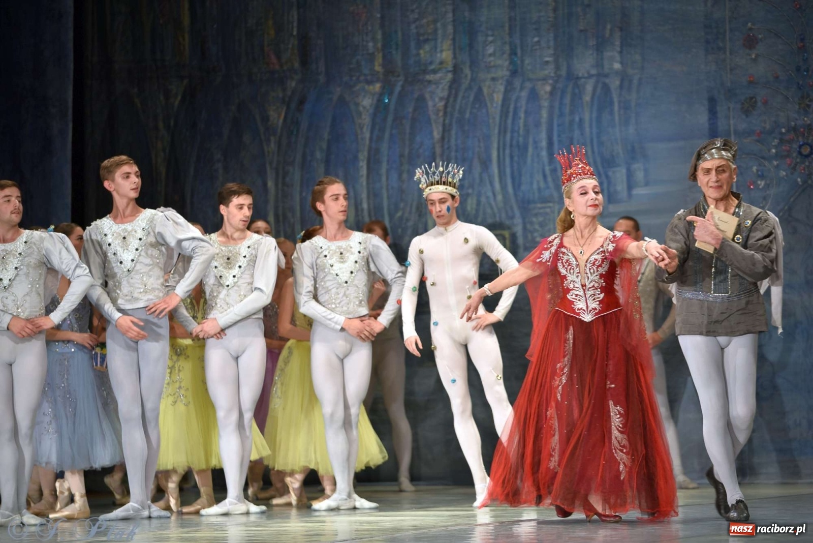 Zdjęcie w galerii na portalu naszraciborz.pl: Jezioro łabędzie. Arcydzieło Czajkowskiego na deskach RCK wiadomości z regionu