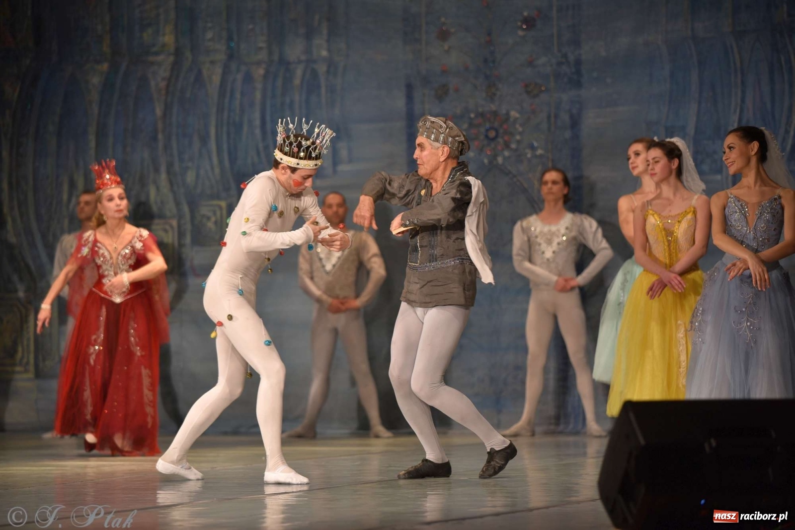 Zdjęcie w galerii na portalu naszraciborz.pl: Jezioro łabędzie. Arcydzieło Czajkowskiego na deskach RCK wiadomości z regionu