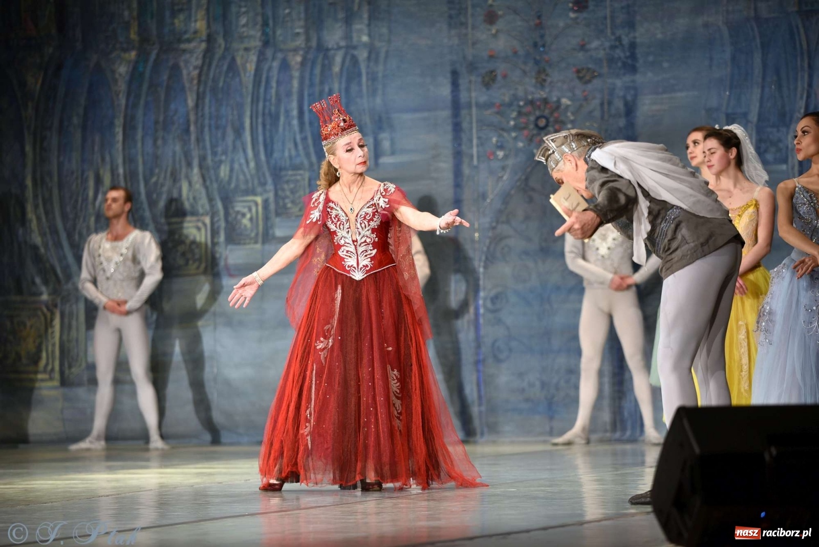 Zdjęcie w galerii na portalu naszraciborz.pl: Jezioro łabędzie. Arcydzieło Czajkowskiego na deskach RCK wiadomości z regionu