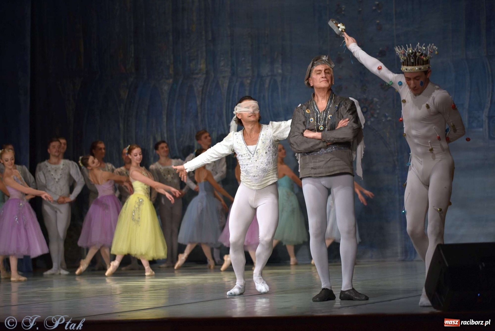 Zdjęcie w galerii na portalu naszraciborz.pl: Jezioro łabędzie. Arcydzieło Czajkowskiego na deskach RCK wiadomości z regionu