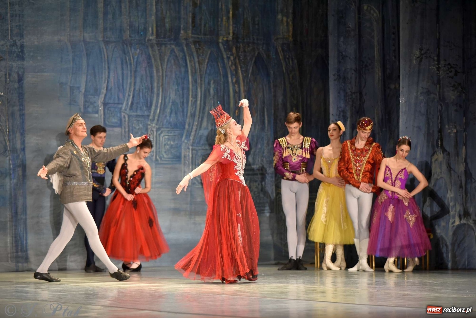 Zdjęcie w galerii na portalu naszraciborz.pl: Jezioro łabędzie. Arcydzieło Czajkowskiego na deskach RCK wiadomości z regionu