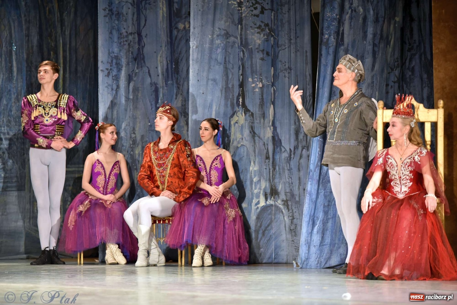 Zdjęcie w galerii na portalu naszraciborz.pl: Jezioro łabędzie. Arcydzieło Czajkowskiego na deskach RCK wiadomości z regionu