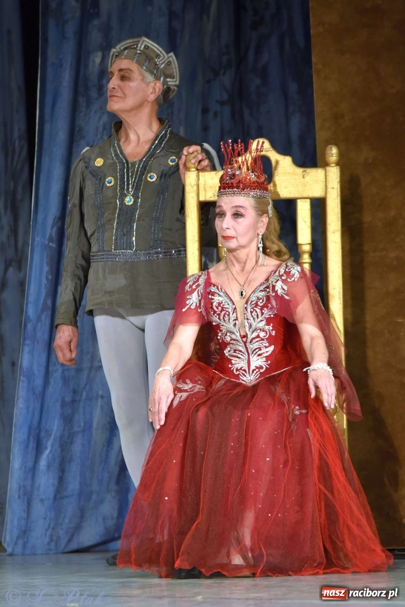 Zdjęcie w galerii na portalu naszraciborz.pl: Jezioro łabędzie. Arcydzieło Czajkowskiego na deskach RCK wiadomości z regionu