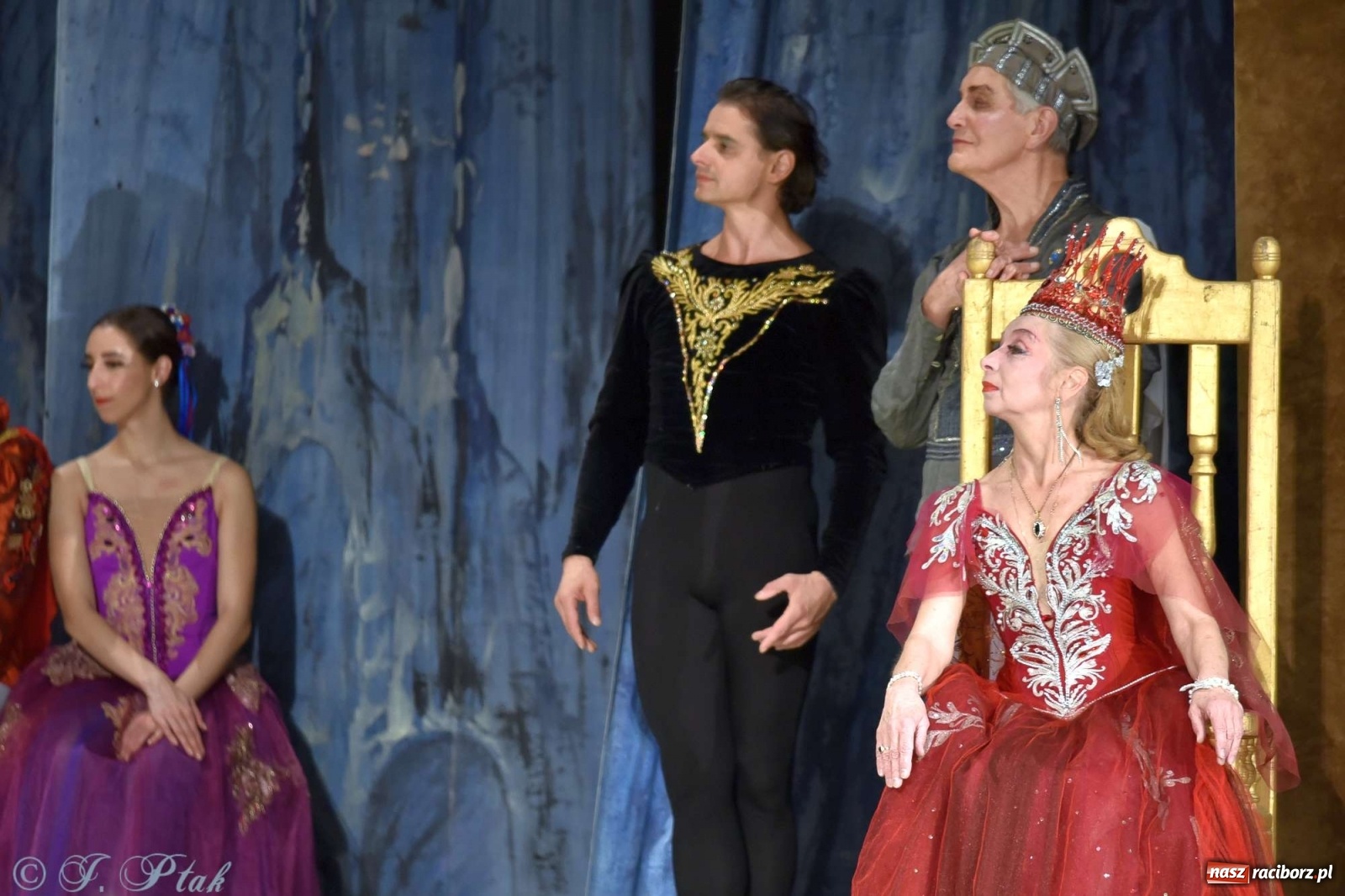 Zdjęcie w galerii na portalu naszraciborz.pl: Jezioro łabędzie. Arcydzieło Czajkowskiego na deskach RCK wiadomości z regionu