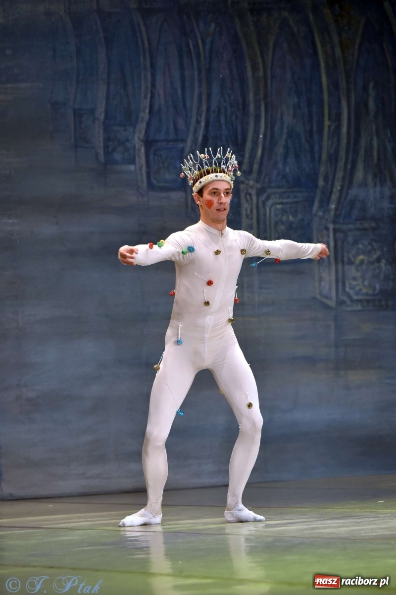 Zdjęcie w galerii na portalu naszraciborz.pl: Jezioro łabędzie. Arcydzieło Czajkowskiego na deskach RCK wiadomości z regionu