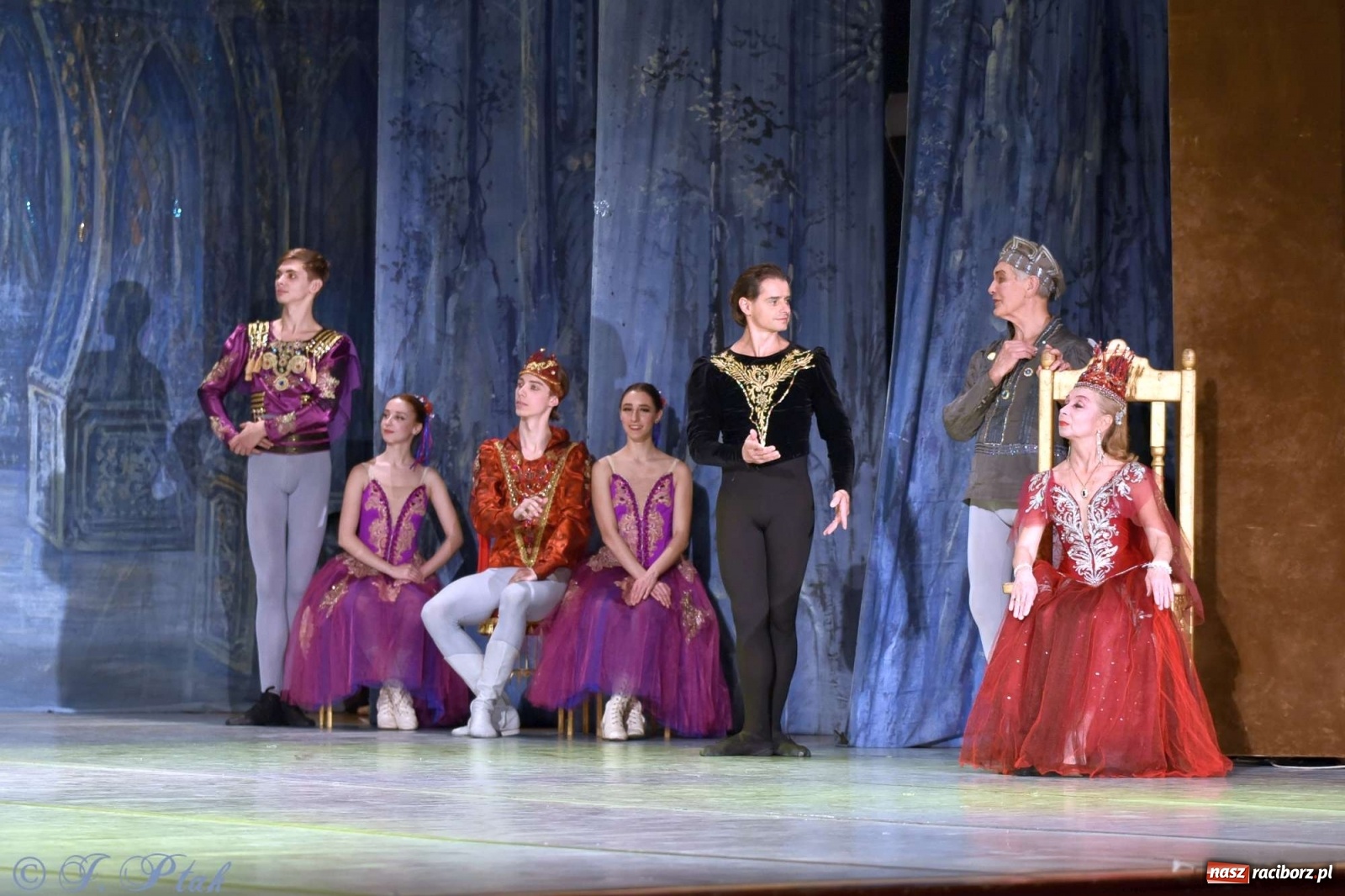 Zdjęcie w galerii na portalu naszraciborz.pl: Jezioro łabędzie. Arcydzieło Czajkowskiego na deskach RCK wiadomości z regionu