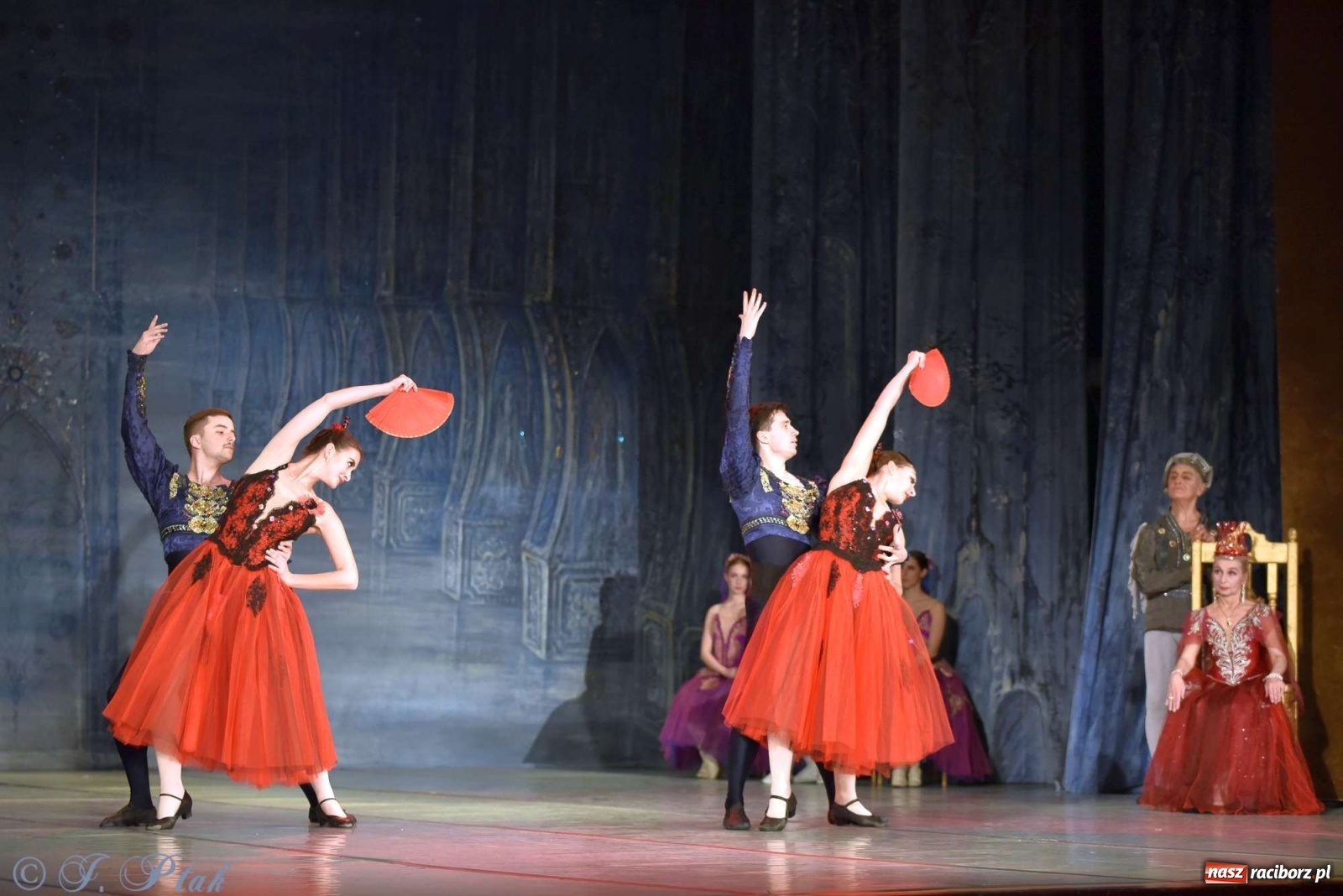 Zdjęcie w galerii na portalu naszraciborz.pl: Jezioro łabędzie. Arcydzieło Czajkowskiego na deskach RCK wiadomości z regionu