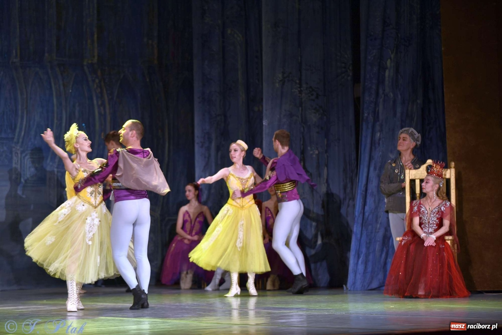 Zdjęcie w galerii na portalu naszraciborz.pl: Jezioro łabędzie. Arcydzieło Czajkowskiego na deskach RCK wiadomości z regionu