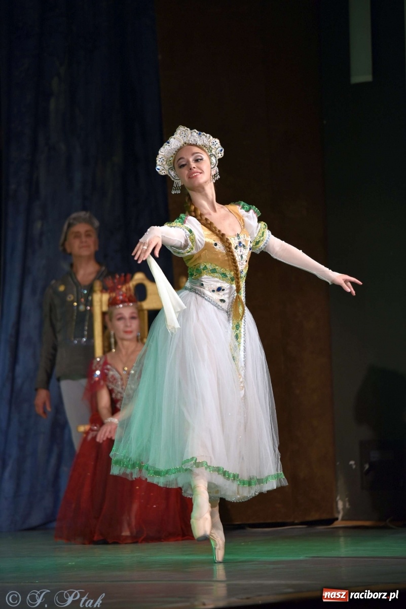 Zdjęcie w galerii na portalu naszraciborz.pl: Jezioro łabędzie. Arcydzieło Czajkowskiego na deskach RCK wiadomości z regionu