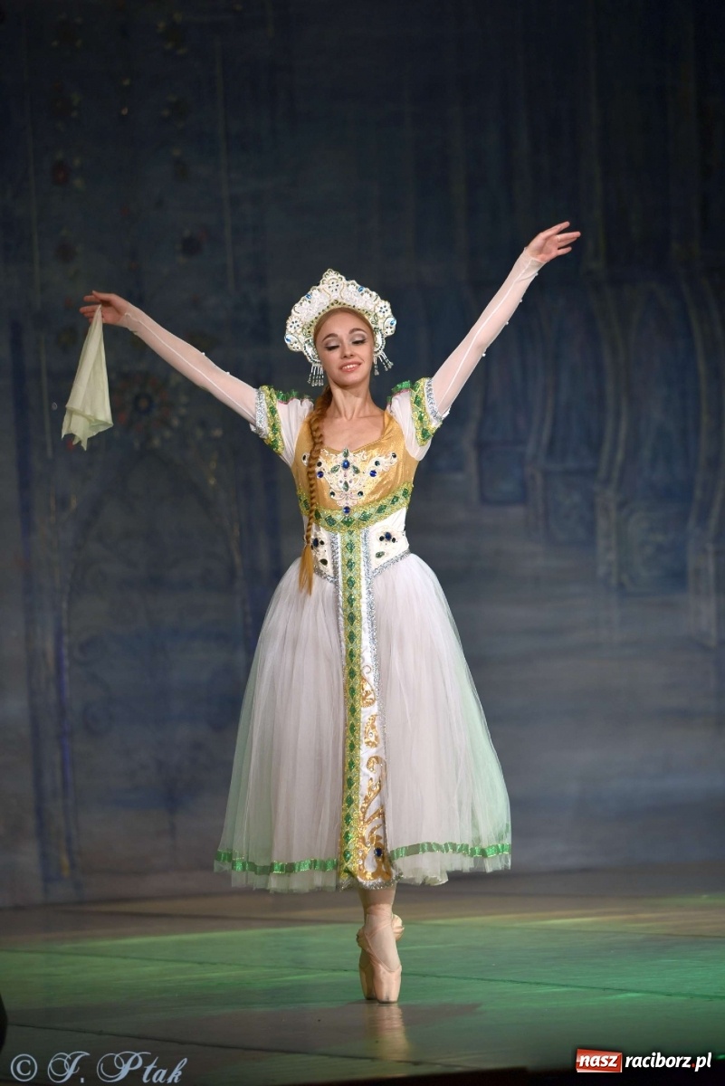 Zdjęcie w galerii na portalu naszraciborz.pl: Jezioro łabędzie. Arcydzieło Czajkowskiego na deskach RCK wiadomości z regionu