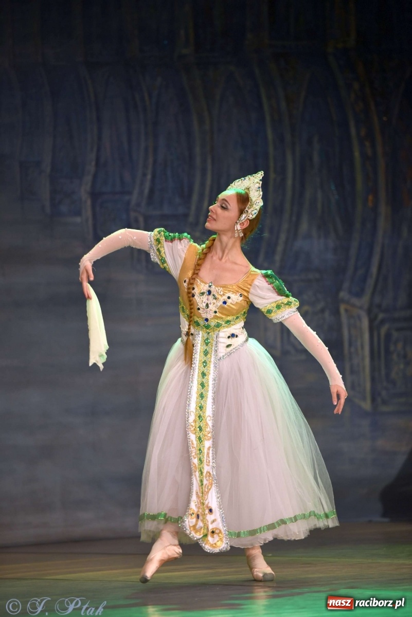 Zdjęcie w galerii na portalu naszraciborz.pl: Jezioro łabędzie. Arcydzieło Czajkowskiego na deskach RCK wiadomości z regionu