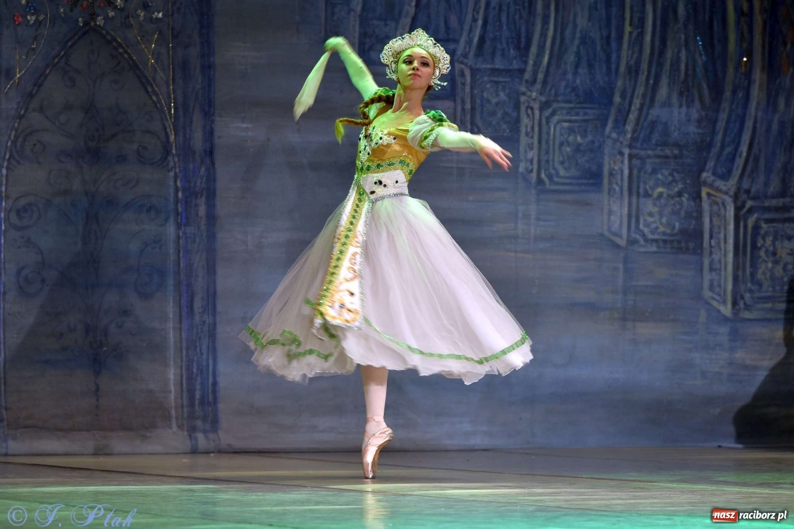 Zdjęcie w galerii na portalu naszraciborz.pl: Jezioro łabędzie. Arcydzieło Czajkowskiego na deskach RCK wiadomości z regionu