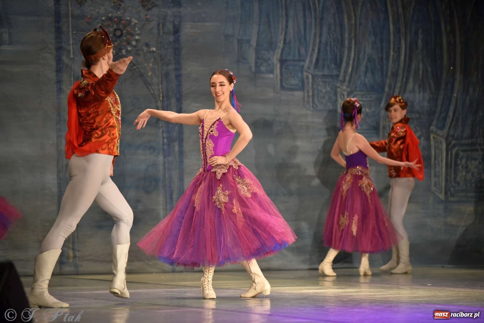 Zdjęcie w galerii na portalu naszraciborz.pl: Jezioro łabędzie. Arcydzieło Czajkowskiego na deskach RCK wiadomości z regionu