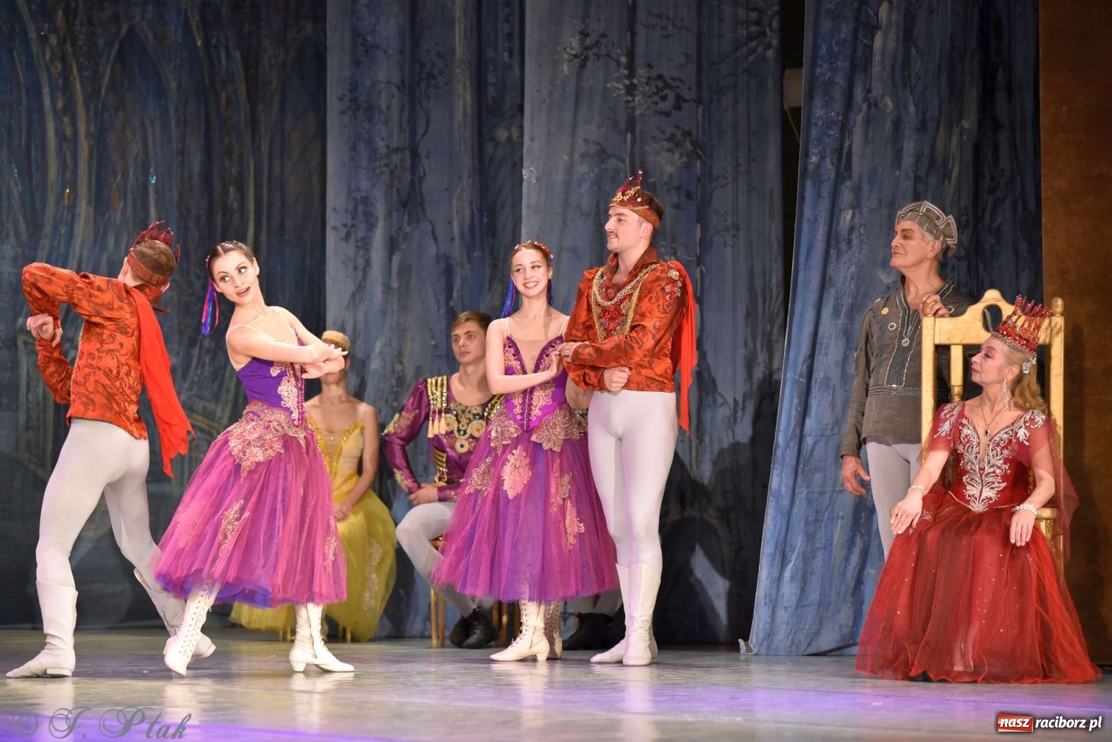 Zdjęcie w galerii na portalu naszraciborz.pl: Jezioro łabędzie. Arcydzieło Czajkowskiego na deskach RCK wiadomości z regionu