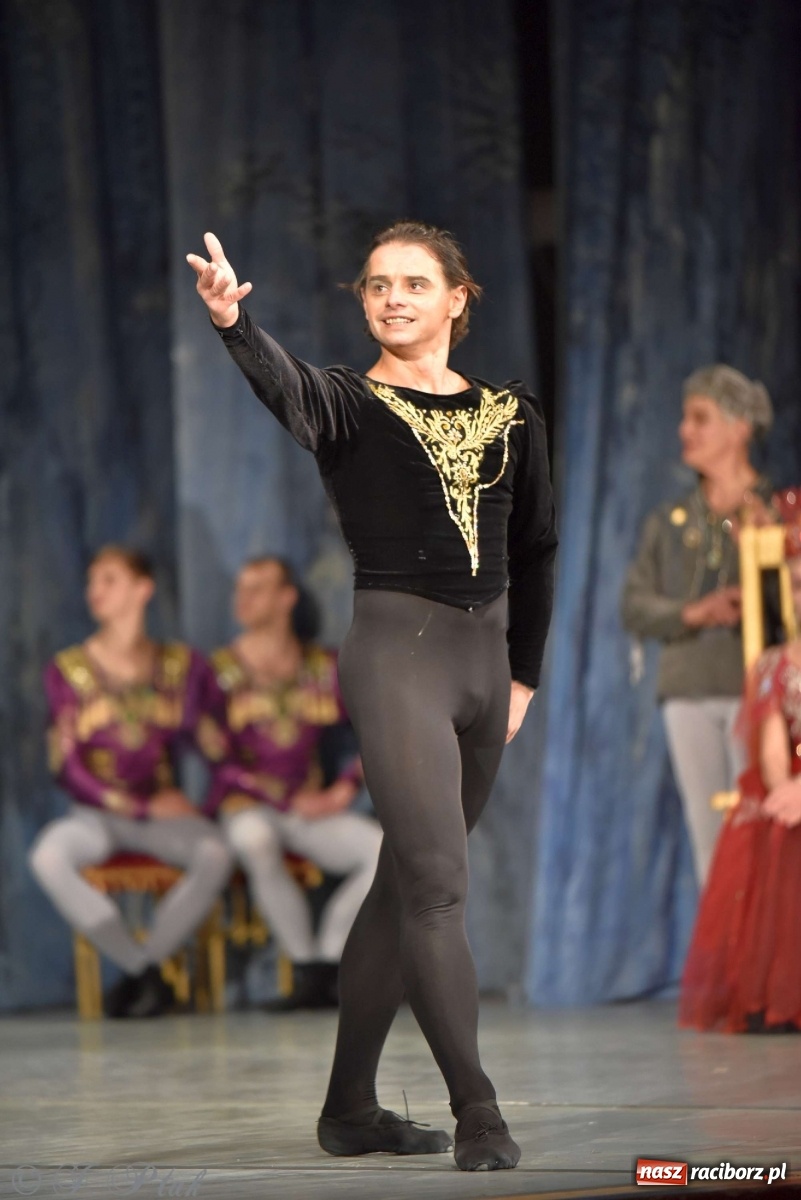 Zdjęcie w galerii na portalu naszraciborz.pl: Jezioro łabędzie. Arcydzieło Czajkowskiego na deskach RCK wiadomości z regionu