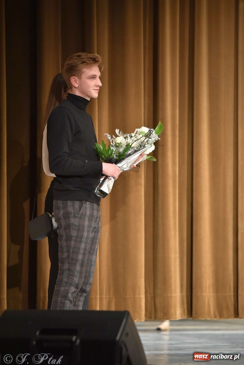 Zdjęcie w galerii na portalu naszraciborz.pl: Jezioro łabędzie. Arcydzieło Czajkowskiego na deskach RCK wiadomości z regionu