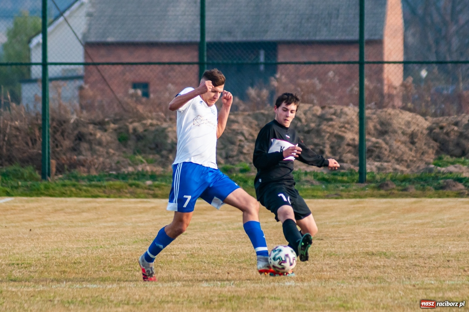 Zdjęcie w galerii na portalu naszraciborz.pl: Markowice Cyprzanów pokonały i wiceliderem B klasy zostały [FOTO] wiadomości z regionu