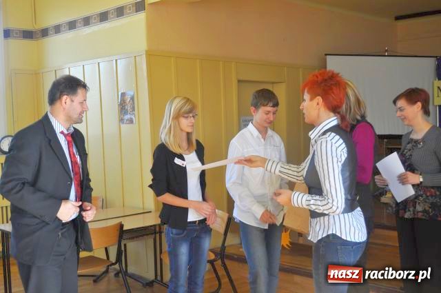 Zdjęcie w galerii na portalu naszraciborz.pl: Matematyczno-Chemiczny Czar Par wiadomości z regionu