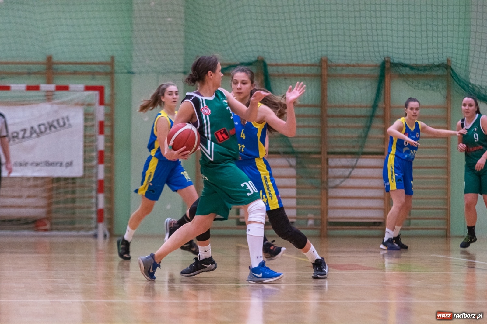 Zdjęcie w galerii na portalu naszraciborz.pl: RKK AZS Racibórz poległ u siebie [FOTO] wiadomości z regionu