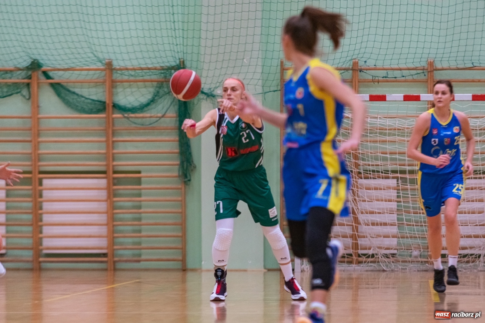 Zdjęcie w galerii na portalu naszraciborz.pl: RKK AZS Racibórz poległ u siebie [FOTO] wiadomości z regionu