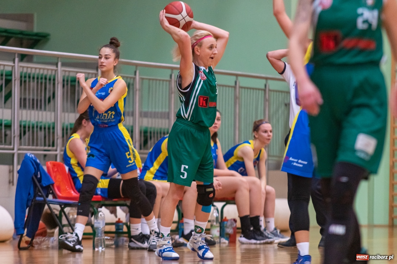 Zdjęcie w galerii na portalu naszraciborz.pl: RKK AZS Racibórz poległ u siebie [FOTO] wiadomości z regionu