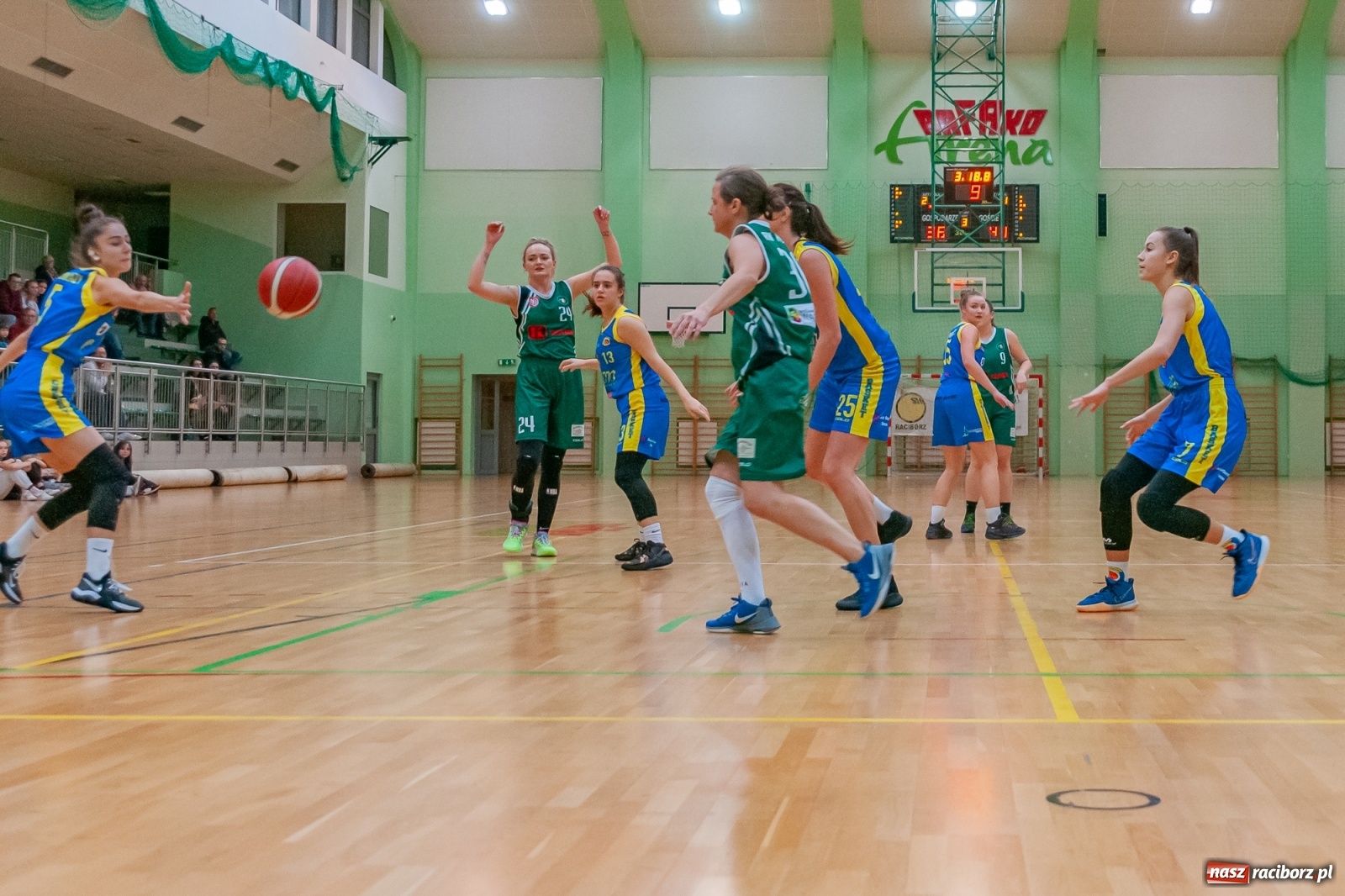 Zdjęcie w galerii na portalu naszraciborz.pl: RKK AZS Racibórz poległ u siebie [FOTO] wiadomości z regionu