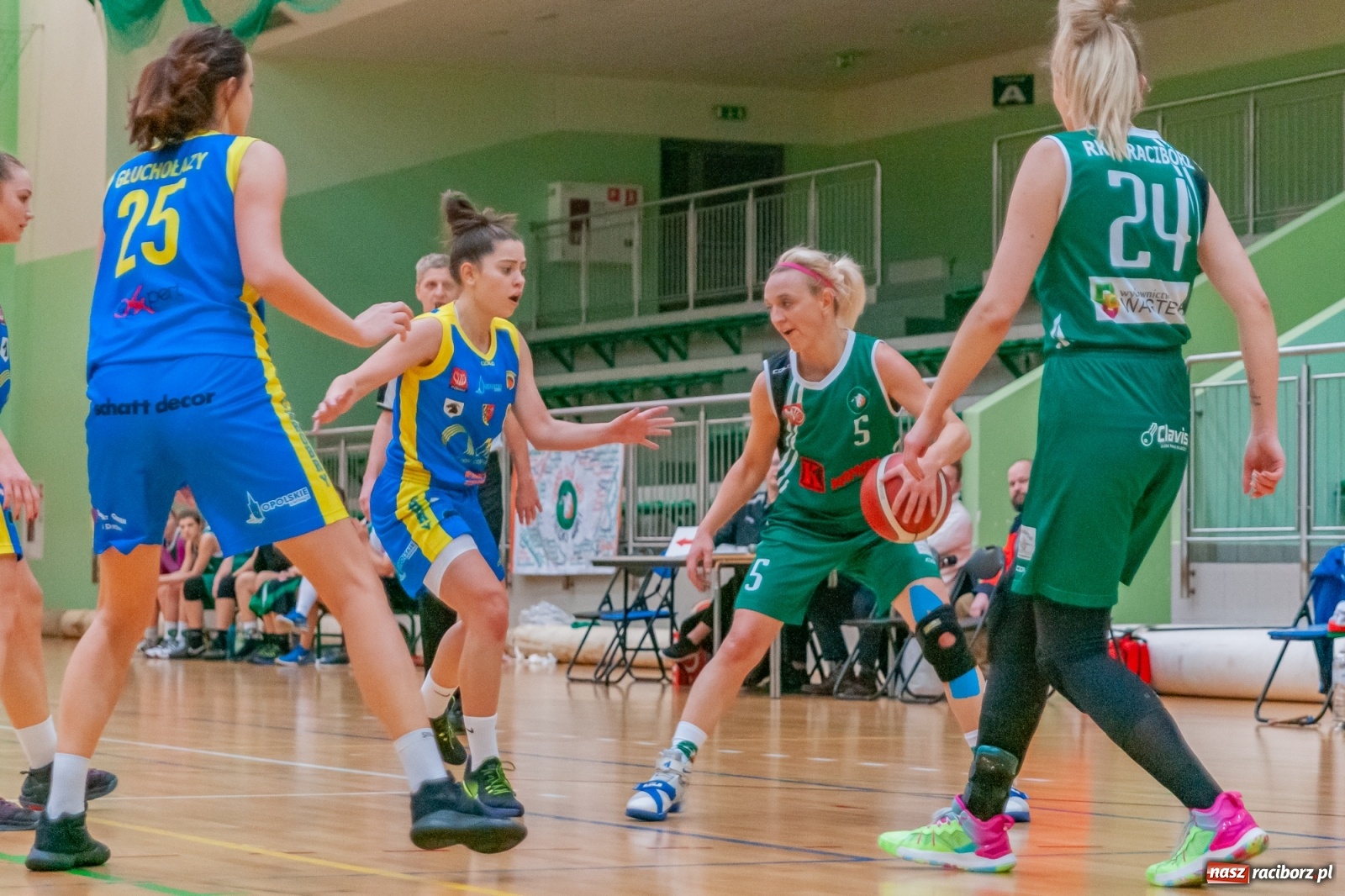 Zdjęcie w galerii na portalu naszraciborz.pl: RKK AZS Racibórz poległ u siebie [FOTO] wiadomości z regionu