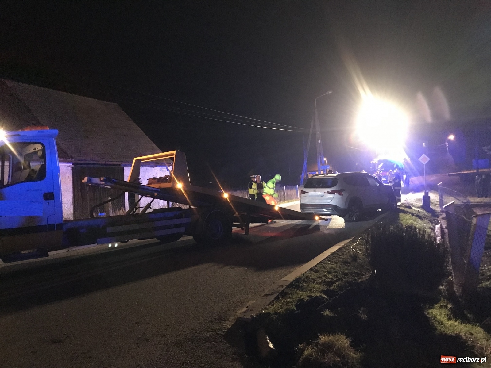 Zdjęcie w galerii na portalu naszraciborz.pl: Nietrzeźwy kierowca hyundaia staranował ogrodzenie w Nędzy [FOTO] wiadomości z regionu