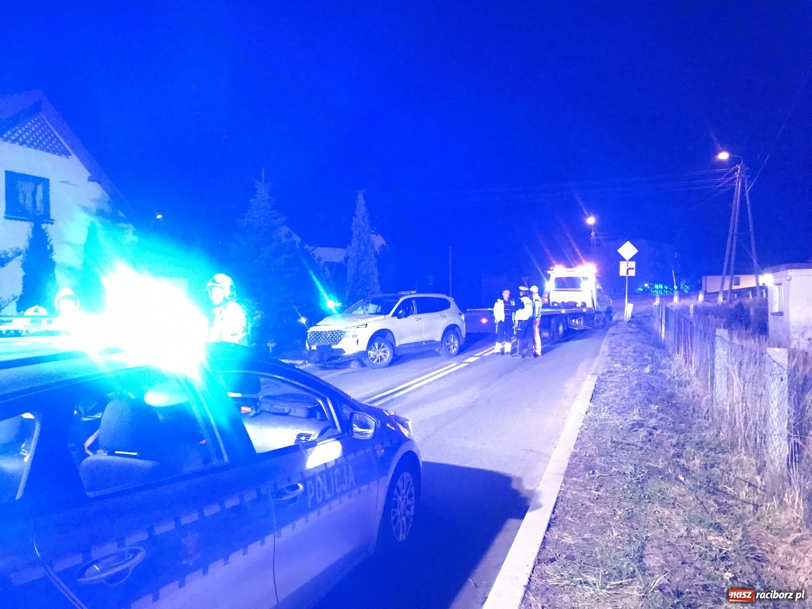 Zdjęcie w galerii na portalu naszraciborz.pl: Nietrzeźwy kierowca hyundaia staranował ogrodzenie w Nędzy [FOTO] wiadomości z regionu