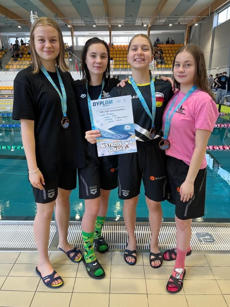 Zdjęcie w galerii na portalu naszraciborz.pl: Pływanie. Grad medali dla raciborzan na Mistrzostwach Śląska w pływaniu wiadomości z regionu