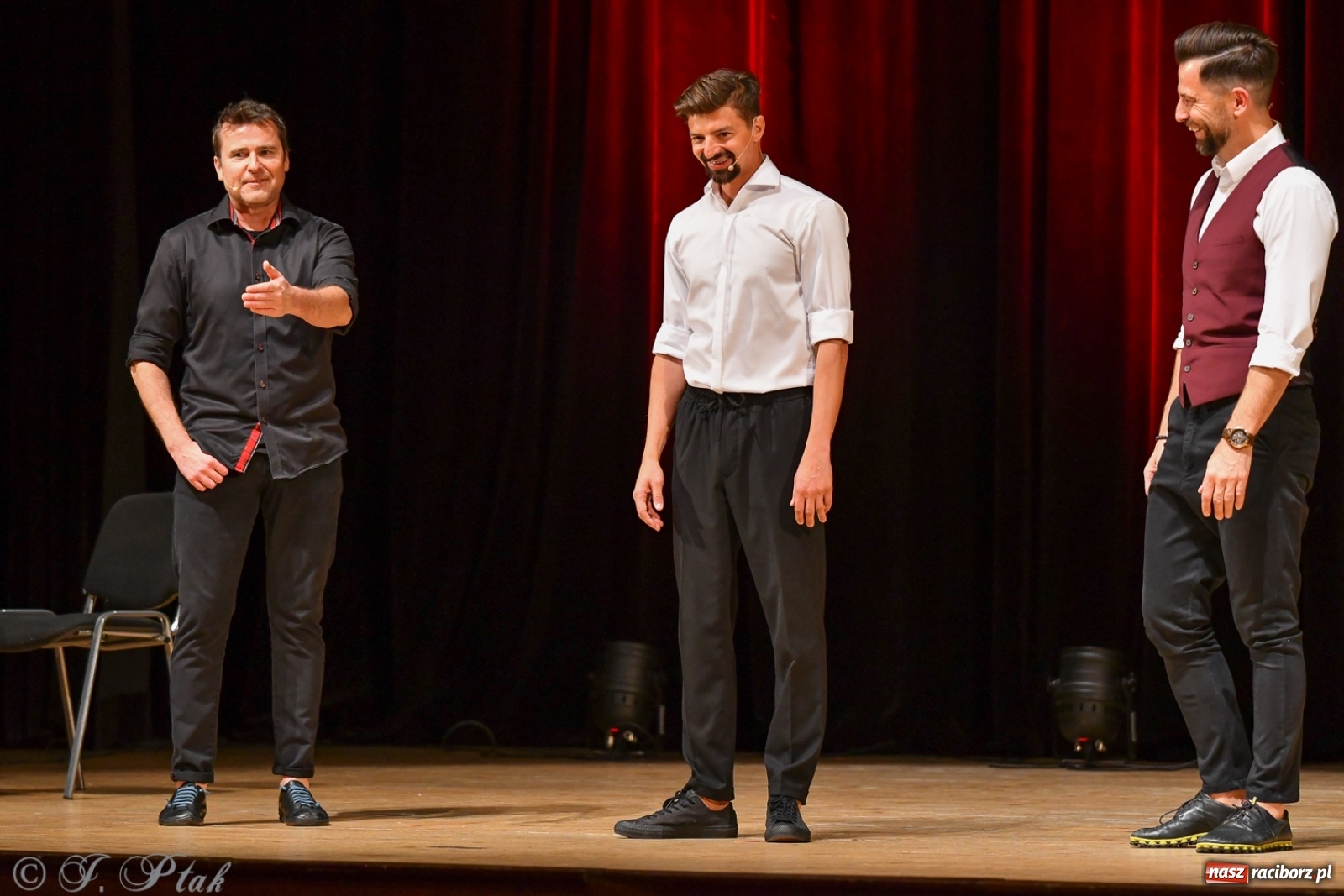 Zdjęcie w galerii na portalu naszraciborz.pl: Bez znieczulenia, czyli szczepionka na wirus gorszego nastroju. Paranienormalni w RCK wiadomości z regionu