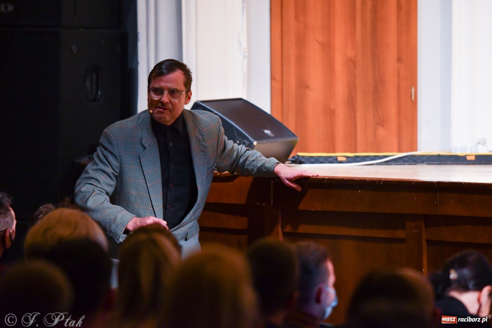 Zdjęcie w galerii na portalu naszraciborz.pl: Bez znieczulenia, czyli szczepionka na wirus gorszego nastroju. Paranienormalni w RCK wiadomości z regionu