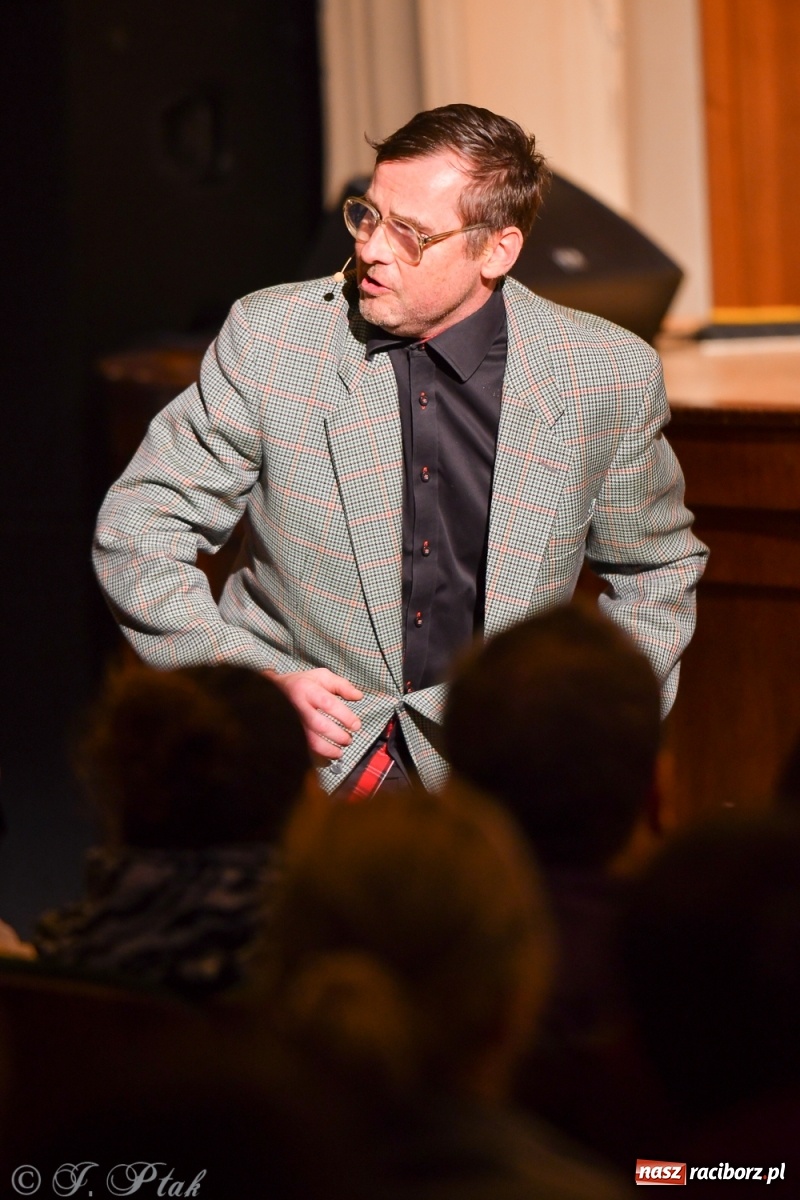 Zdjęcie w galerii na portalu naszraciborz.pl: Bez znieczulenia, czyli szczepionka na wirus gorszego nastroju. Paranienormalni w RCK wiadomości z regionu