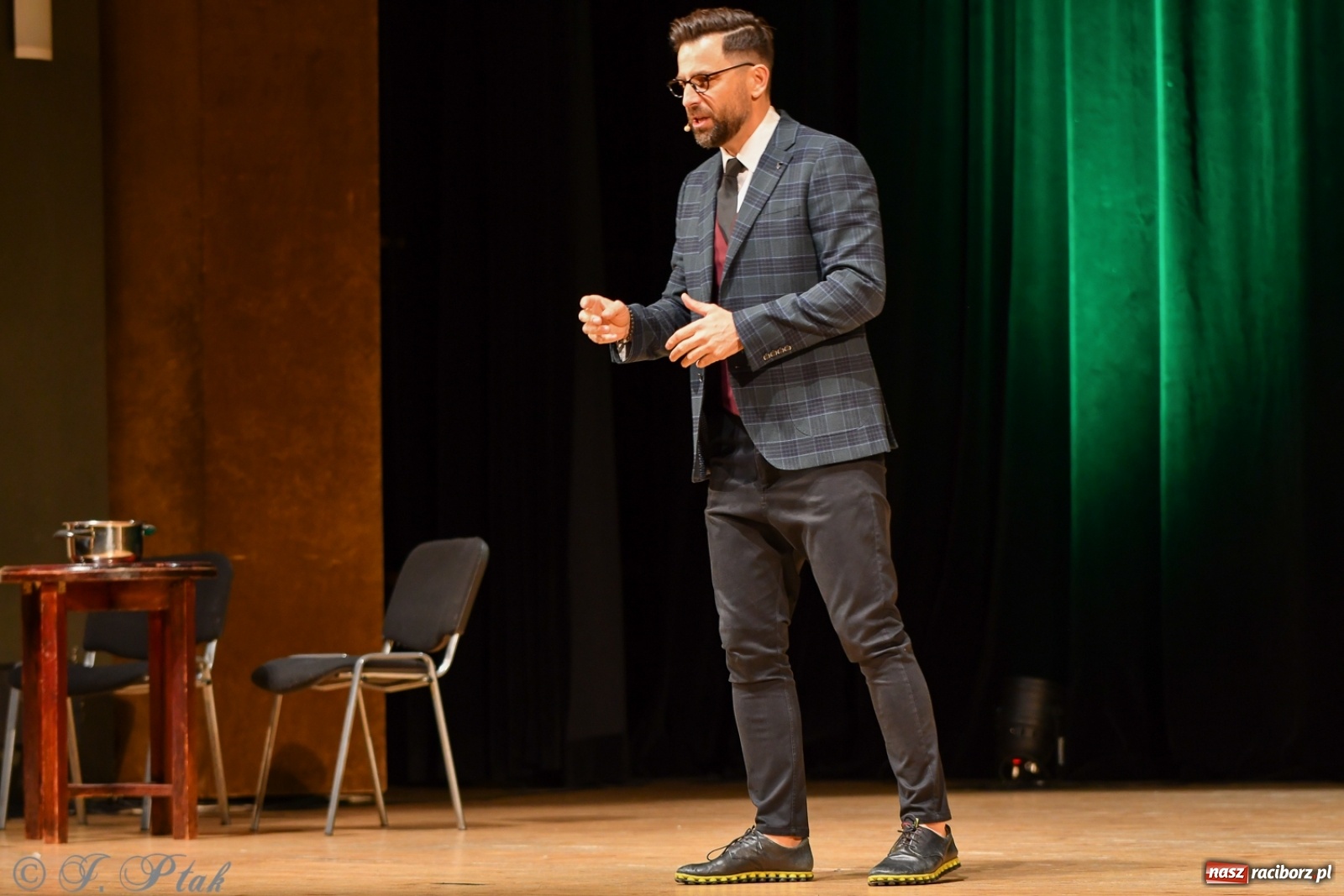 Zdjęcie w galerii na portalu naszraciborz.pl: Bez znieczulenia, czyli szczepionka na wirus gorszego nastroju. Paranienormalni w RCK wiadomości z regionu
