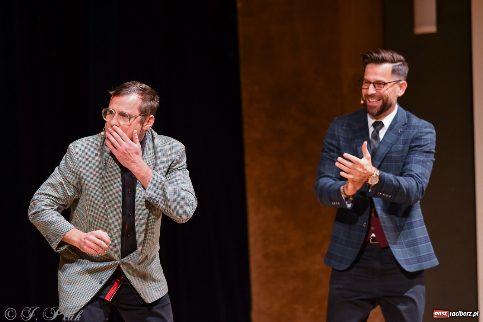 Zdjęcie w galerii na portalu naszraciborz.pl: Bez znieczulenia, czyli szczepionka na wirus gorszego nastroju. Paranienormalni w RCK wiadomości z regionu