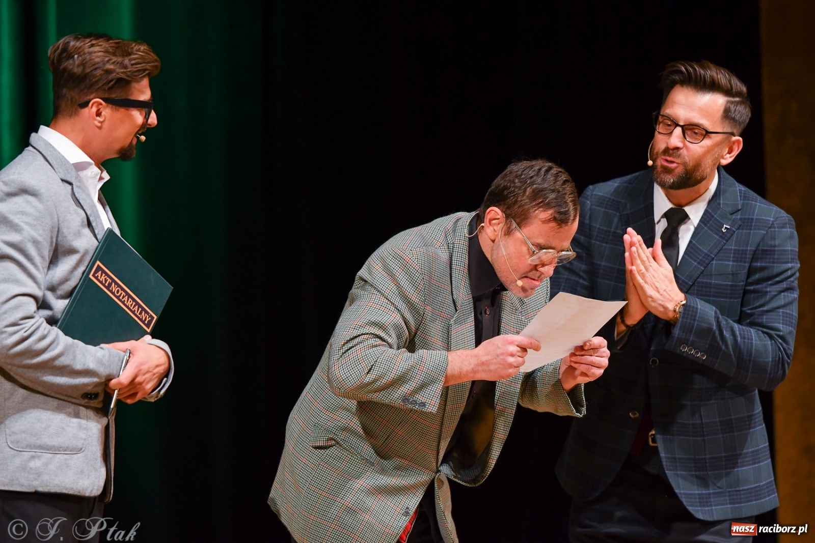 Zdjęcie w galerii na portalu naszraciborz.pl: Bez znieczulenia, czyli szczepionka na wirus gorszego nastroju. Paranienormalni w RCK wiadomości z regionu