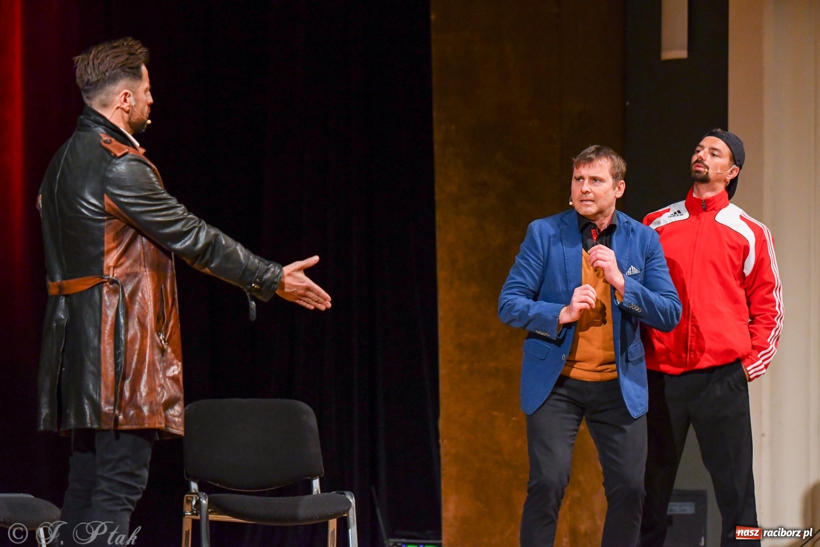 Zdjęcie w galerii na portalu naszraciborz.pl: Bez znieczulenia, czyli szczepionka na wirus gorszego nastroju. Paranienormalni w RCK wiadomości z regionu