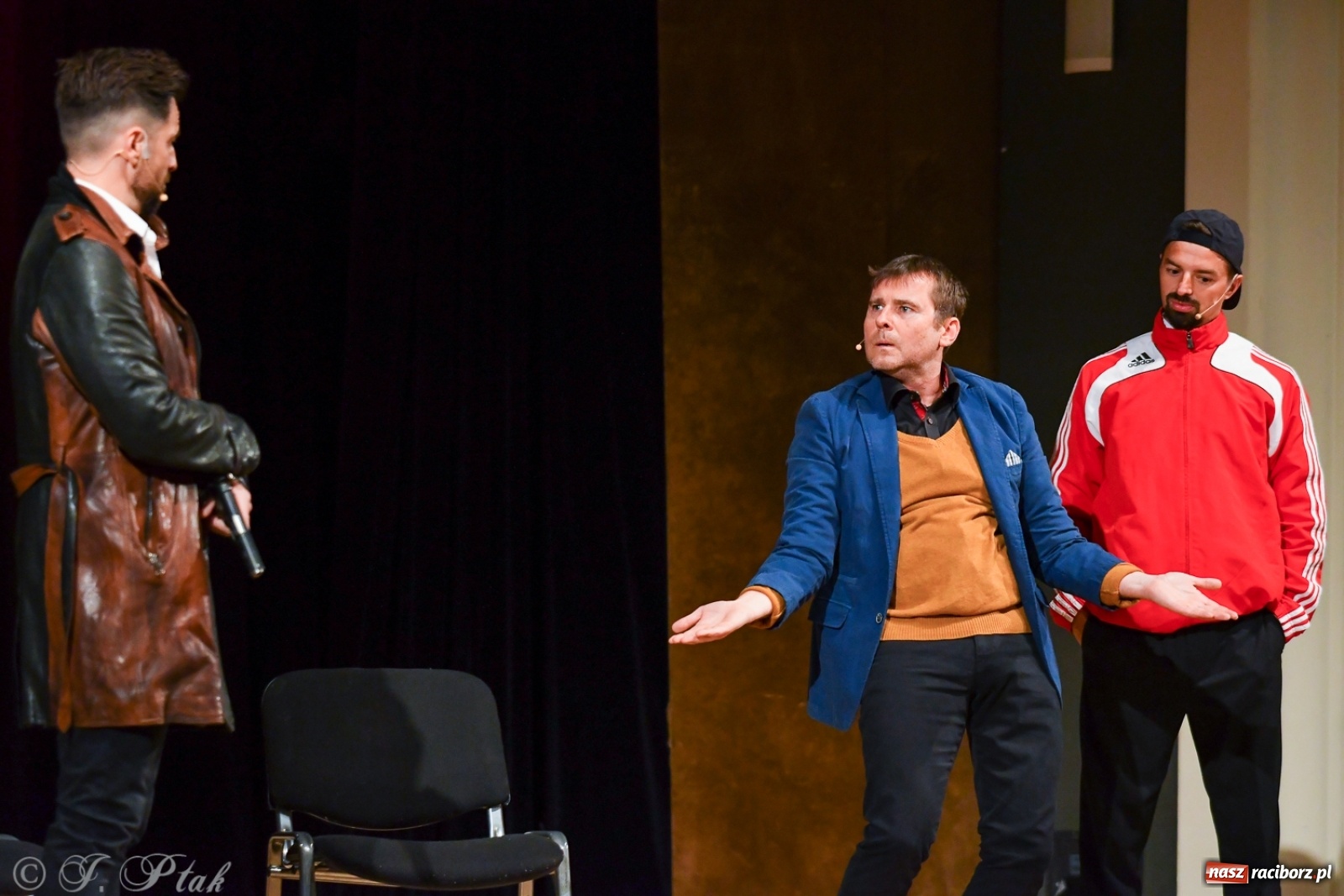 Zdjęcie w galerii na portalu naszraciborz.pl: Bez znieczulenia, czyli szczepionka na wirus gorszego nastroju. Paranienormalni w RCK wiadomości z regionu