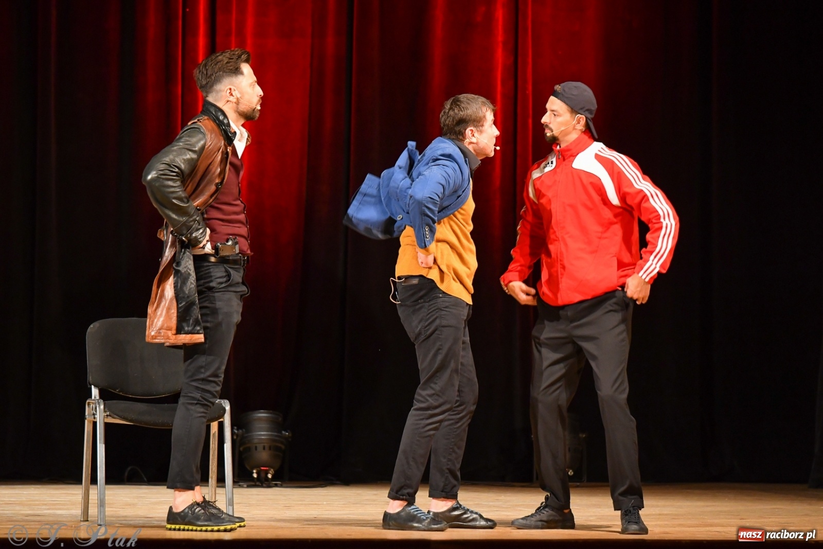 Zdjęcie w galerii na portalu naszraciborz.pl: Bez znieczulenia, czyli szczepionka na wirus gorszego nastroju. Paranienormalni w RCK wiadomości z regionu