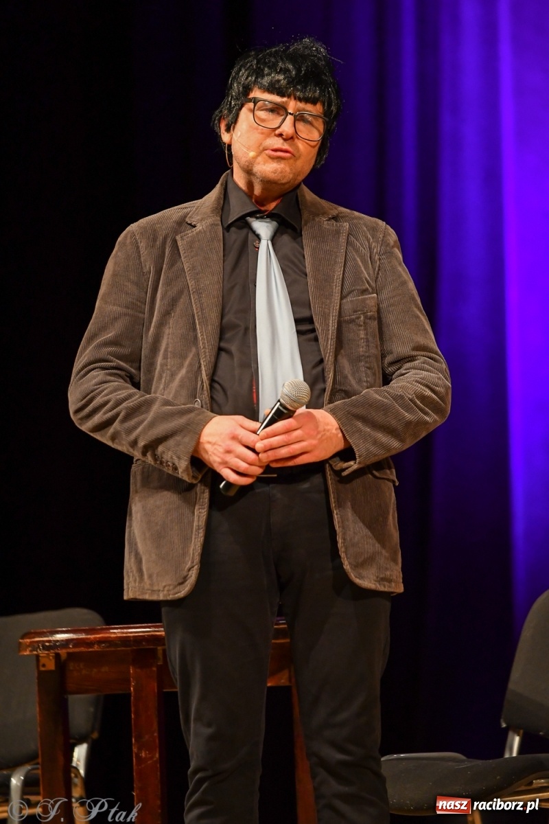 Zdjęcie w galerii na portalu naszraciborz.pl: Bez znieczulenia, czyli szczepionka na wirus gorszego nastroju. Paranienormalni w RCK wiadomości z regionu