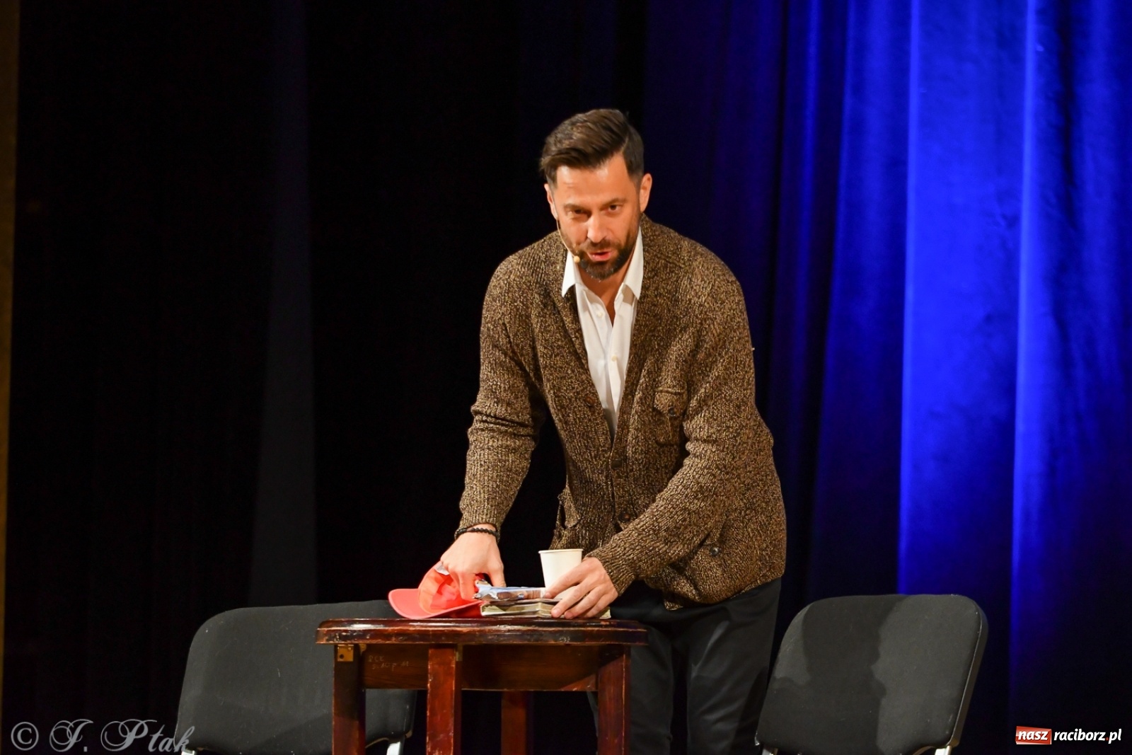 Zdjęcie w galerii na portalu naszraciborz.pl: Bez znieczulenia, czyli szczepionka na wirus gorszego nastroju. Paranienormalni w RCK wiadomości z regionu