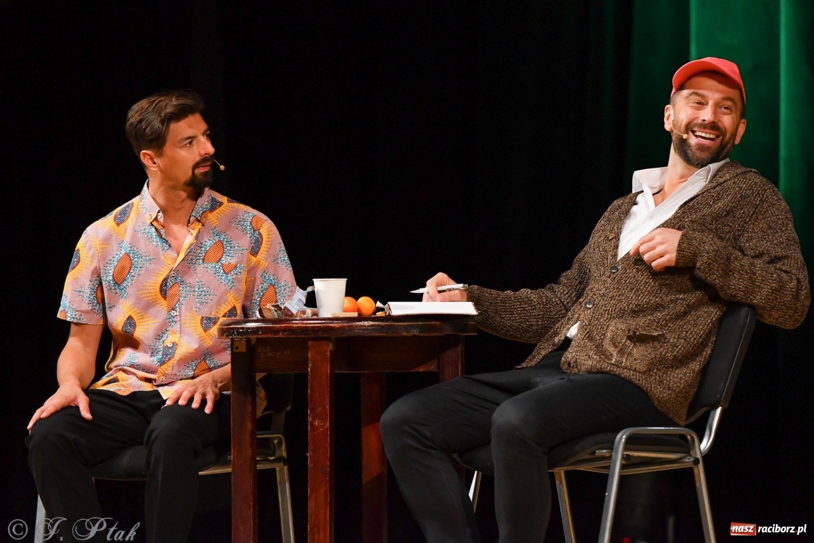 Zdjęcie w galerii na portalu naszraciborz.pl: Bez znieczulenia, czyli szczepionka na wirus gorszego nastroju. Paranienormalni w RCK wiadomości z regionu