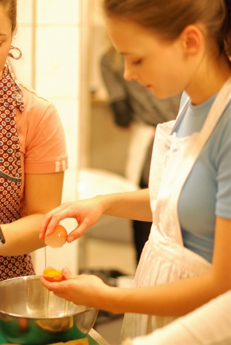 Zdjęcie w galerii na portalu naszraciborz.pl: Feeria smaków i zapachów w Nędzy. Warsztaty kulinarne z Danielem Jakubcem wiadomości z regionu