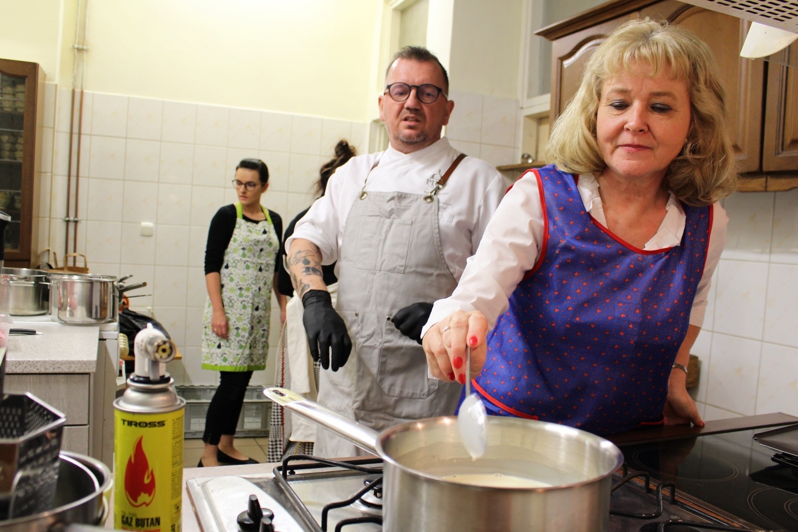 Zdjęcie w galerii na portalu naszraciborz.pl: Feeria smaków i zapachów w Nędzy. Warsztaty kulinarne z Danielem Jakubcem wiadomości z regionu