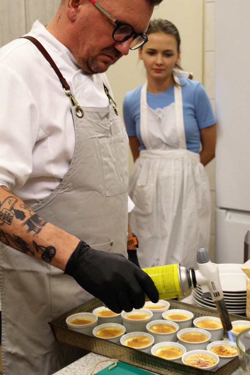 Zdjęcie w galerii na portalu naszraciborz.pl: Feeria smaków i zapachów w Nędzy. Warsztaty kulinarne z Danielem Jakubcem wiadomości z regionu