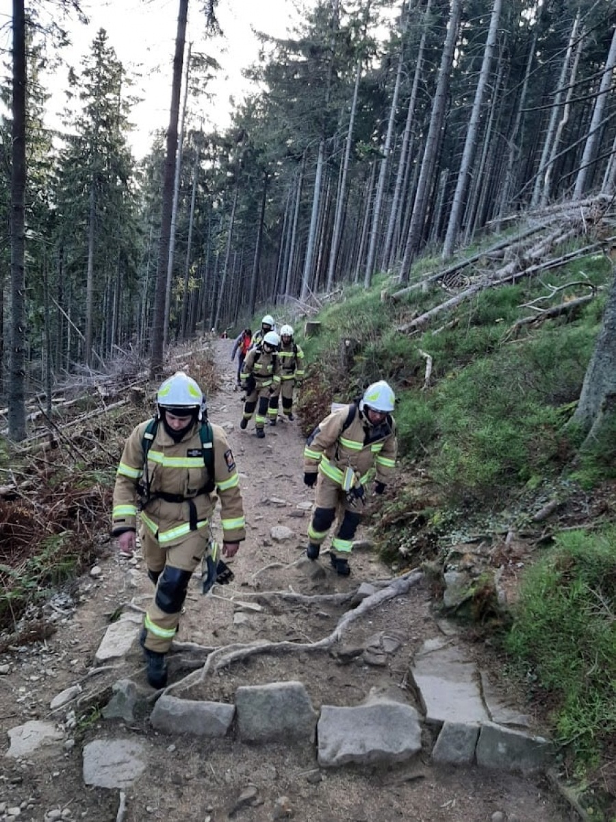 Zdjęcie w galerii na portalu naszraciborz.pl: Strażacy ochotnicy zdobyli Królową Beskidów [FOTO] wiadomości z regionu